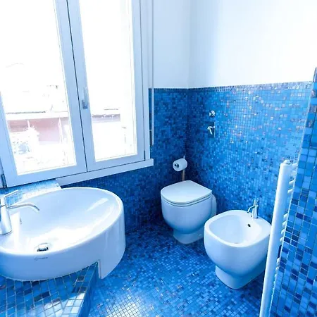 Milan Flat 5 Min From Duomo With Park For Small Cars Exterior photo